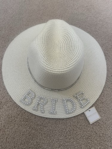Women beaded perls and - beaded,