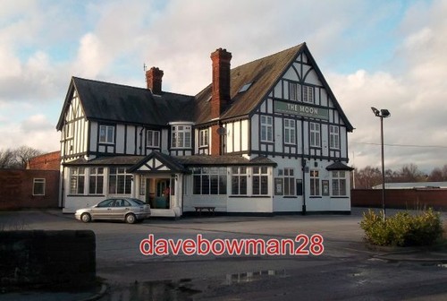 Photo the moon public house - the,