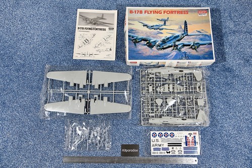 Academy 17b flying - 1/72,