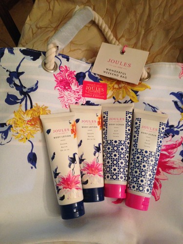 Joules weekend bag with la - oh,