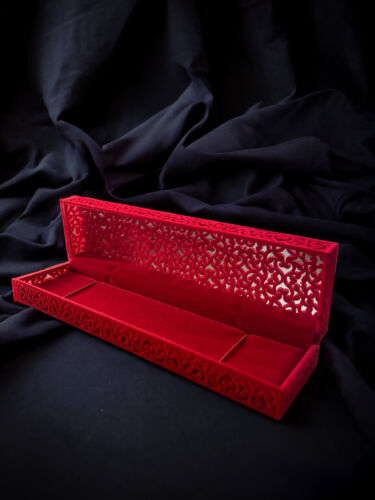 Luxury red velvet filigree - red,