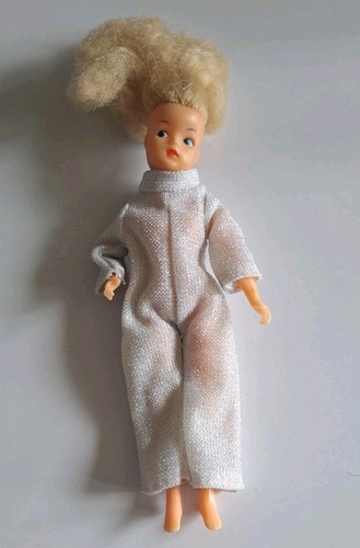 Pippa doll sized mini sindy - pippa,