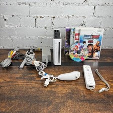 Nintendo Wii Console Bundle