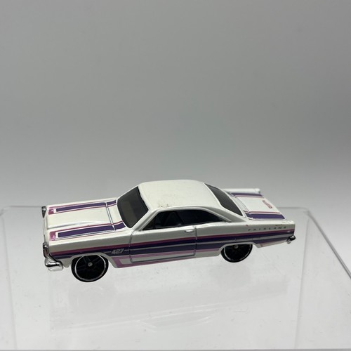 Hot wheels ford fairlane - hot,