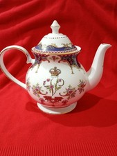 Royal Collection Trust Fine Bone China Queen Victoria  4 cup Tea Pot 