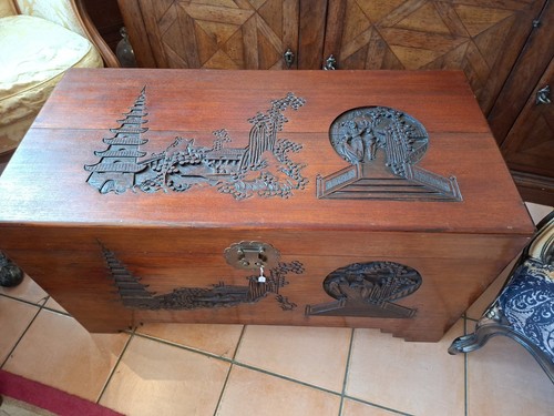 Chinese large camphor chest - large, on