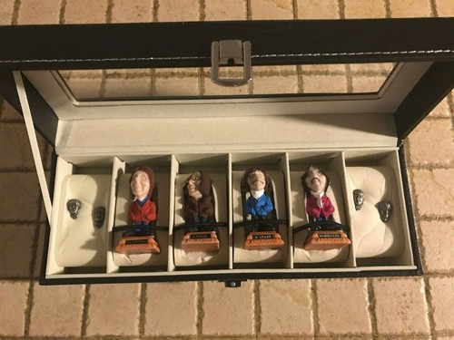 Rare beatles figurines - ,
