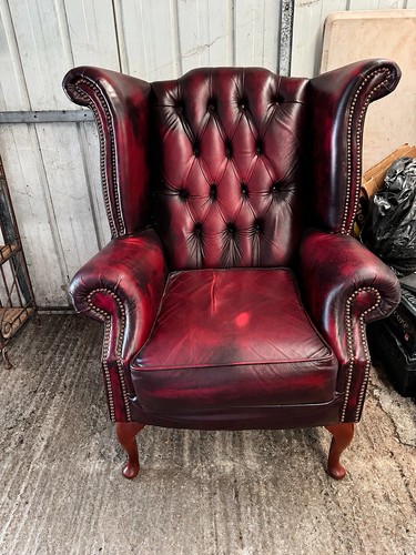 Antique red leather queen anne - red,