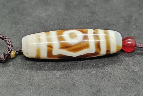 Dzi bead pendant eye - 1,