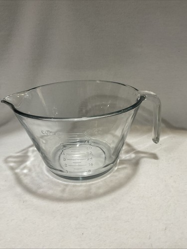 Pampered chef glass - pampered, measuring