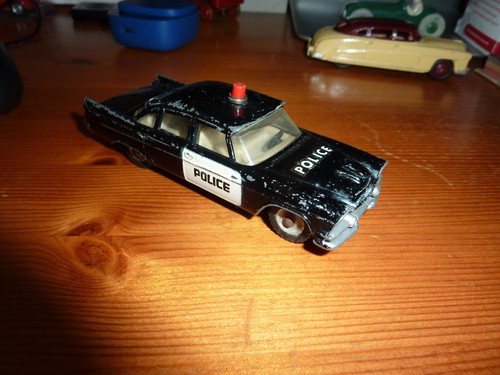 Dinky toys dodge royal - 4.5”,
