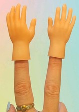2x Mini Cartoon Finger Toys