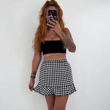 Ladies Pretty Little Thing Black White Dogtooth Short Skirt Size 10