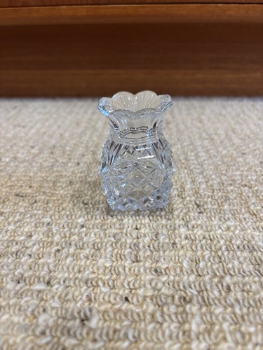 Small lead crystal bud vase - small,