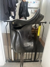 17 1/2 inch medium New Kent Zaldi Dressage Saddle.