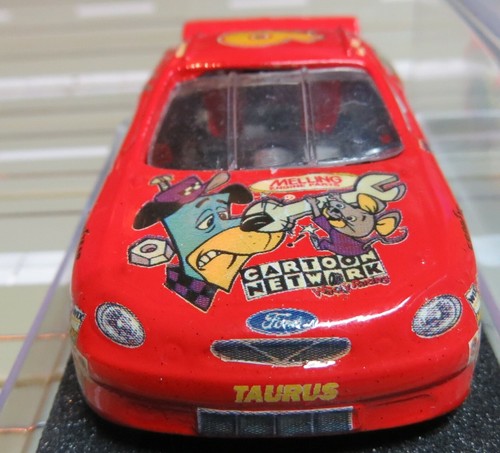 Slot car racing - ho,