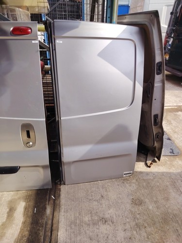 Vauxhall vivaro renault trafic - vauxhall,
