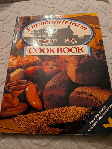 The emmerdale farm cook - cook, book