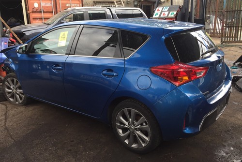 Toyota auris petrol hybrid - petrol,