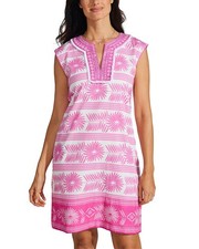 Bella Tu Embroidered Flower