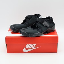 DN1338-004 Nike Air Rift