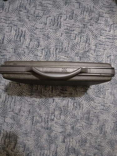 Samsonite case black used - black.,
