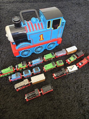 Huge thomas the tank - thomas,