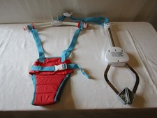 MUNCHKIN BABY DOOR BOUNCER.