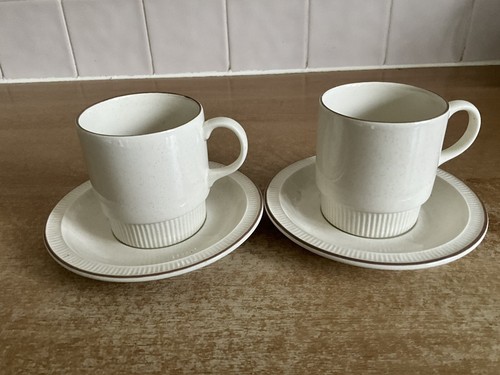 Poole pottery lakestone 2 - 2, x