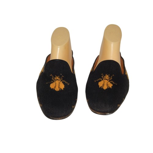 Stubbs wootton bumble bee - &,