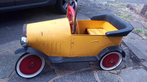 Brum vintage pedal car - vintage,