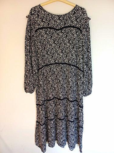 Woman black white floral - woman,