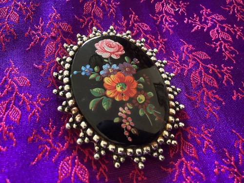 Sarah coventry vintage brooch - sarah,