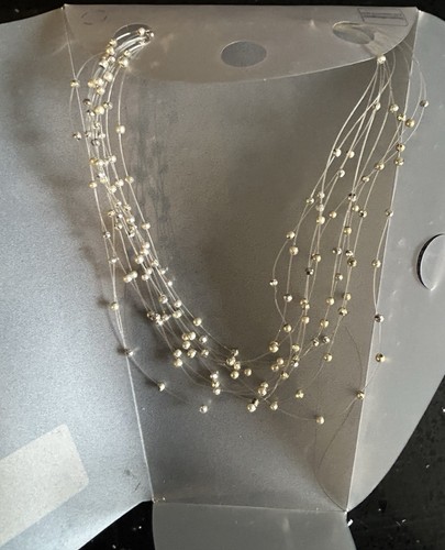 Silver coloured necklace - silver,