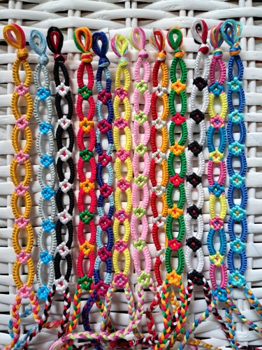 Daisy chain friendship - daisy,