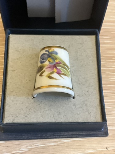 Royal worcester flower thimble - worcester,