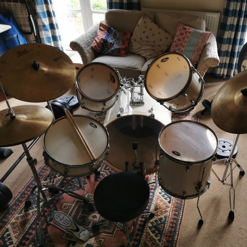 Pearl drum kit with crash - pearl,