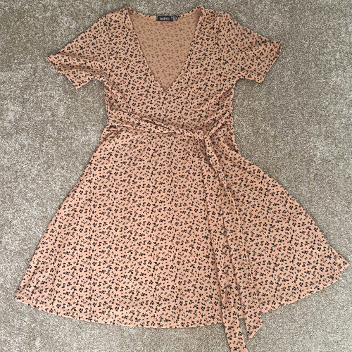 Boohoo beige black floral - beige,