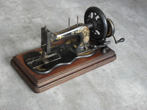 Antique sewing machine singer - antique,