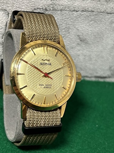 Hmt sona hand winding watch - winding,