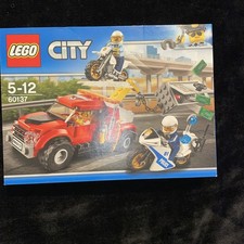 LEGO City 60137 Tow Truck Trouble Police Complete New Sealed Rare Retired Set