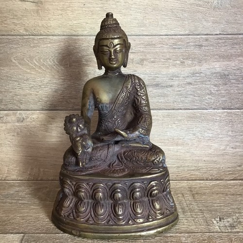 Vintage meditating buddha - meditating,