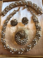 Trifari Full Parure Gold Rhinestone Pearl Necklace Bracelet Earring Brooch Set