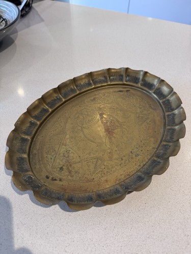 This vintage oval brass - this,