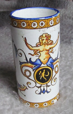 Gien Faience :  Renaissance Italienne - Antique Spill Vase