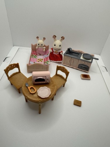 Sylvanian families red roof - families,