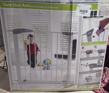 Lindam Sure Shut Axis 76-82cm Pressure Fit Safety Gate - White