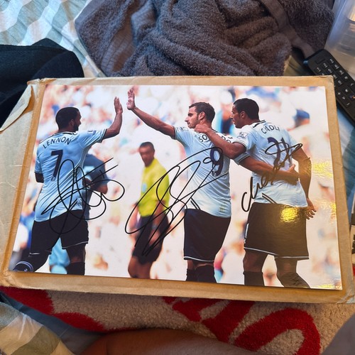 Signed lennon chadli - signed,
