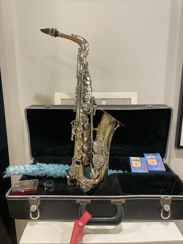 Bundy alto saxophone - bundy,