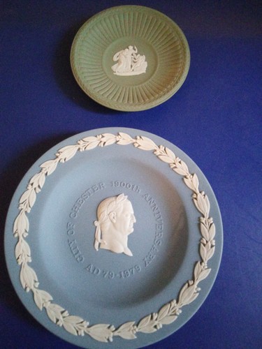 Wedgewood jasperware pin - jasperware,